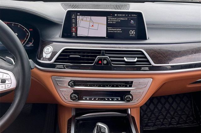 2020 BMW 7 Series 740i xDrive - 22965403 - 24