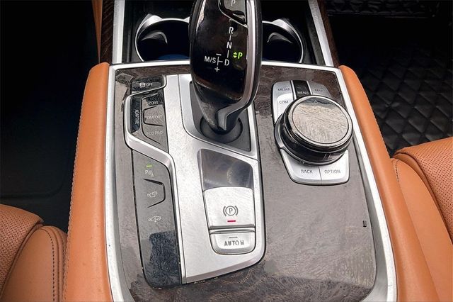2020 BMW 7 Series 740i xDrive - 22965403 - 28