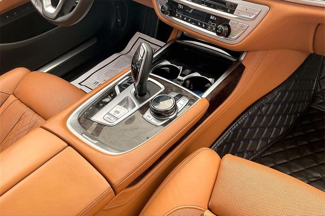 2020 BMW 7 Series 740i xDrive - 22965403 - 31