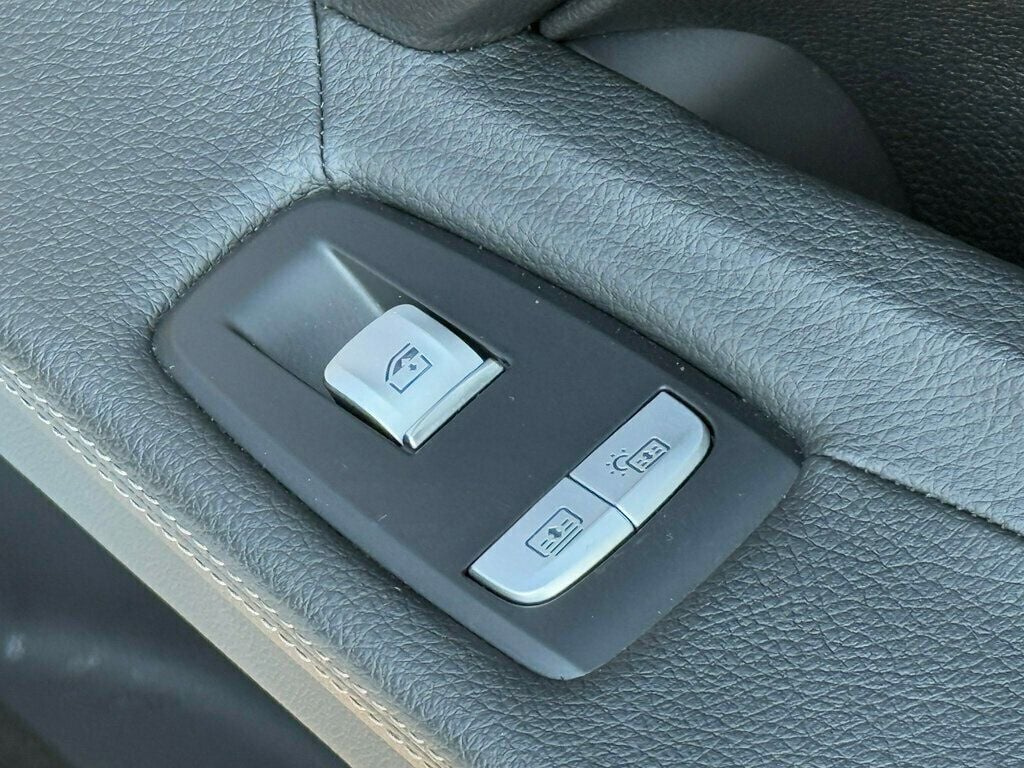 2020 Bmw 740i xDrive Sedan photo 33
