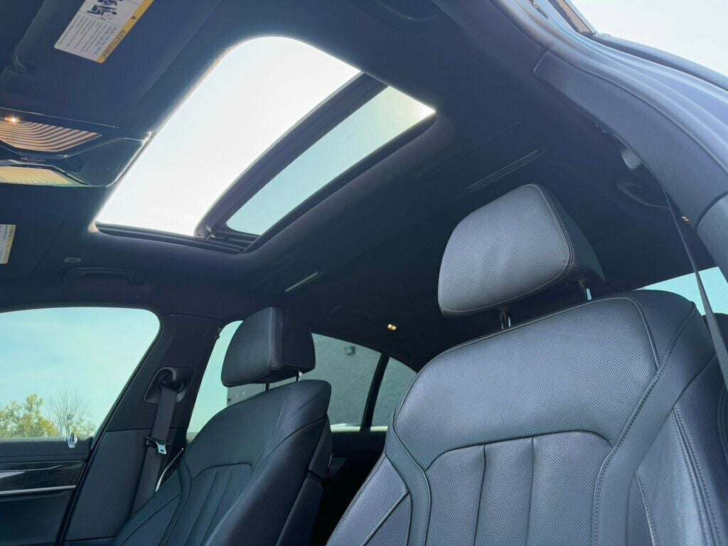 2020 Bmw 740i xDrive Sedan photo 4