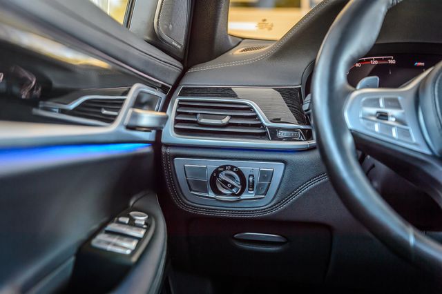 2020 BMW 7 Series 740i X DRIVE - NAV - PANO ROOF - BACKUP CAM - BLUETOOTH GORGEOUS - 22970820 - 24