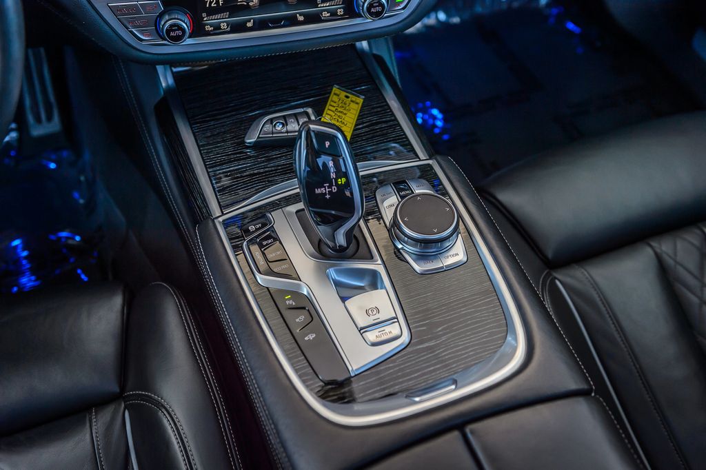 2020 BMW 7 Series 740i X DRIVE - NAV - PANO ROOF - BACKUP CAM - BLUETOOTH GORGEOUS - 22970820 - 28