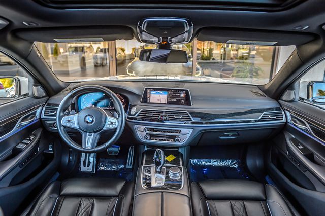 2020 BMW 7 Series 740i X DRIVE - NAV - PANO ROOF - BACKUP CAM - BLUETOOTH GORGEOUS - 22970820 - 2