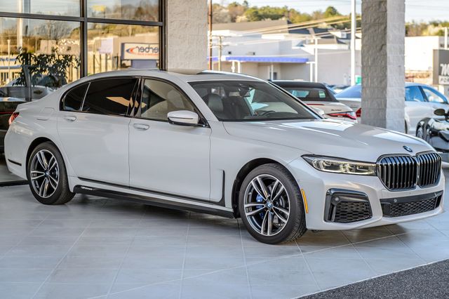 2020 BMW 7 Series 740i X DRIVE - NAV - PANO ROOF - BACKUP CAM - BLUETOOTH GORGEOUS - 22970820 - 3