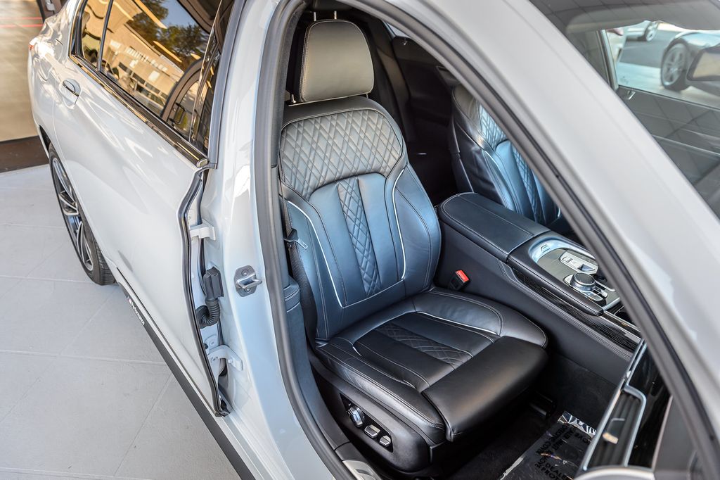 2020 BMW 7 Series 740i X DRIVE - NAV - PANO ROOF - BACKUP CAM - BLUETOOTH GORGEOUS - 22970820 - 43