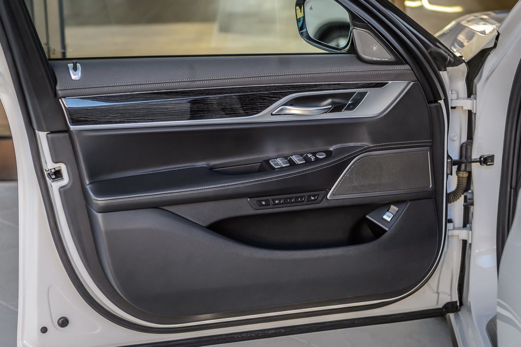 2020 BMW 7 Series 740i X DRIVE - NAV - PANO ROOF - BACKUP CAM - BLUETOOTH GORGEOUS - 22970820 - 46