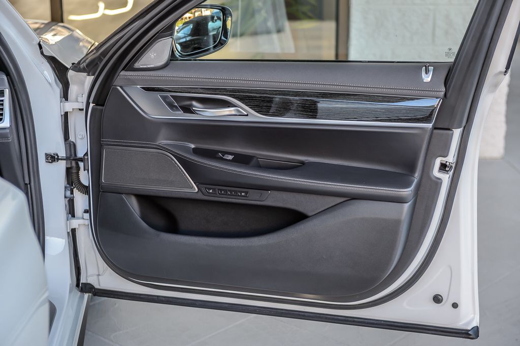 2020 BMW 7 Series 740i X DRIVE - NAV - PANO ROOF - BACKUP CAM - BLUETOOTH GORGEOUS - 22970820 - 55