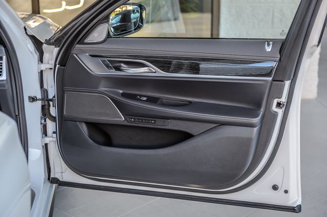 2020 BMW 7 Series 740i X DRIVE - NAV - PANO ROOF - BACKUP CAM - BLUETOOTH GORGEOUS - 22970820 - 55