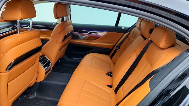 2020 BMW 7 Series 740i xDrive w/ 19'' Wheels, Cold Weather Pkg & Ventilated Seats - 23087146 - 21