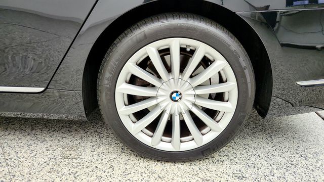 2020 BMW 7 Series 740i xDrive w/ 19'' Wheels, Cold Weather Pkg & Ventilated Seats - 23087146 - 8