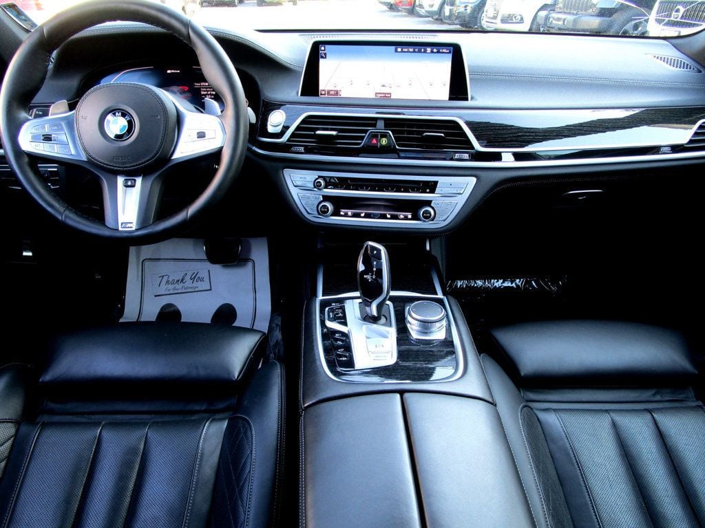 2020 Bmw 745e xDrive Sedan photo 2