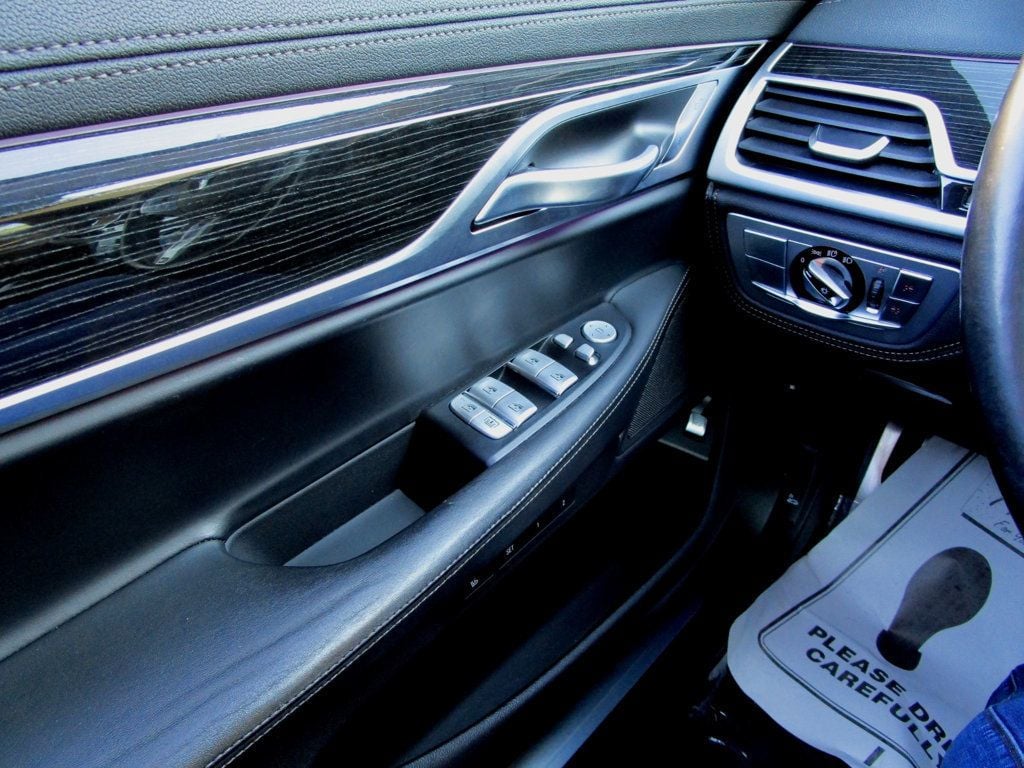 2020 Bmw 745e xDrive Sedan photo 26