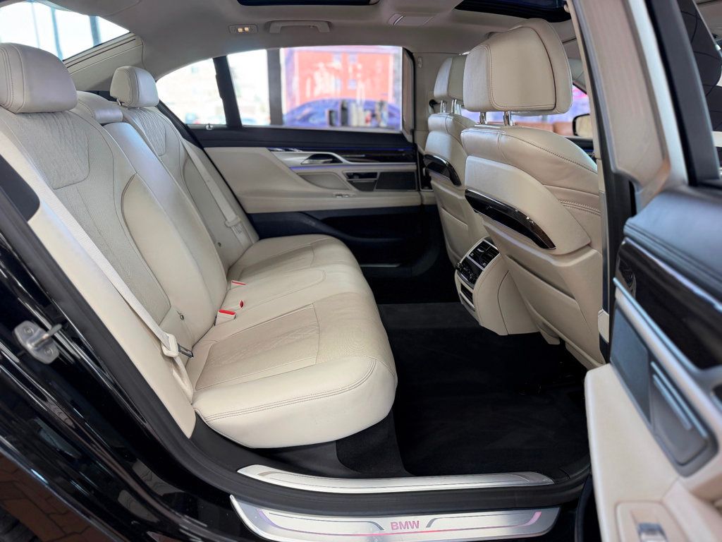 2020 BMW 7 Series 750i xDrive - 23051971 - 16