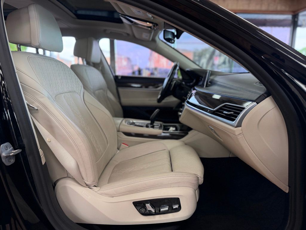 2020 BMW 7 Series 750i xDrive - 23051971 - 17