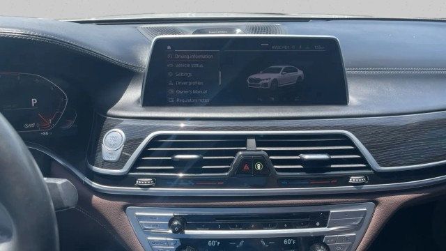 2020 BMW 7 Series 750i xDrive - 23041363 - 15