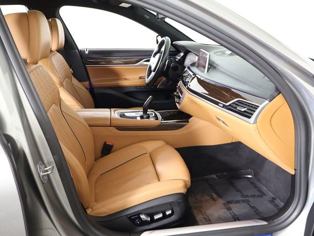 2020 BMW 7 Series 750i xDrive - 23073539 - 34