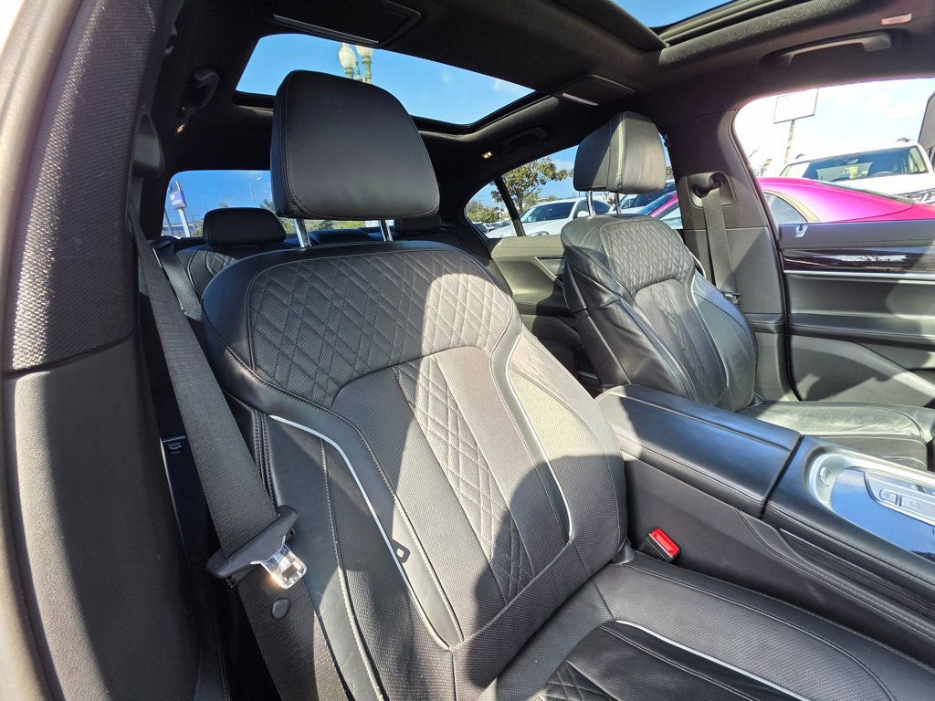2020 BMW 7 Series 750i xDrive - 22930085 - 16