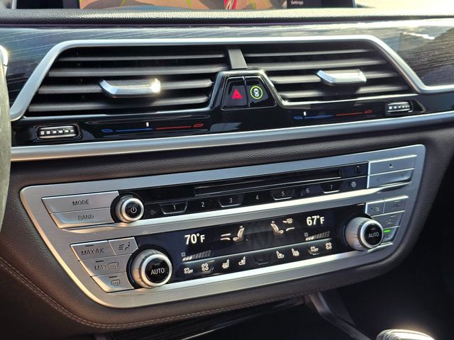 2020 BMW 7 Series 750i xDrive - 22930085 - 40