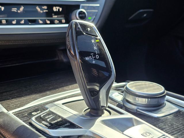 2020 BMW 7 Series 750i xDrive - 22930085 - 44