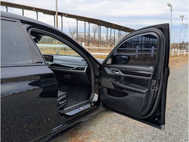 2020 BMW 7 Series 750i xDrive - 22983837 - 10