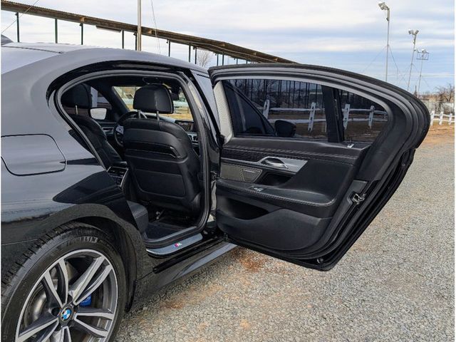 2020 BMW 7 Series 750i xDrive - 22983837 - 11