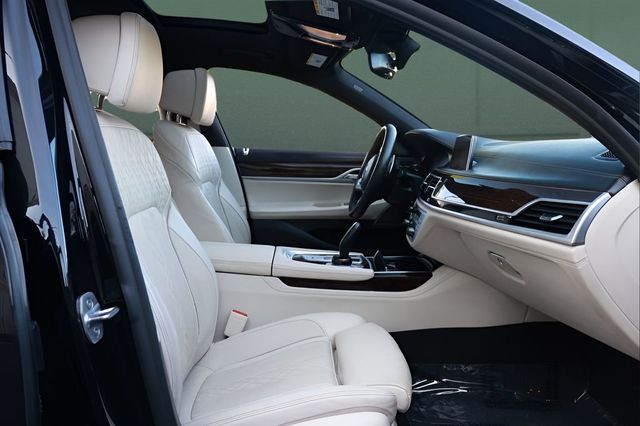 2020 BMW 7 Series 750i xDrive - 23032441 - 14