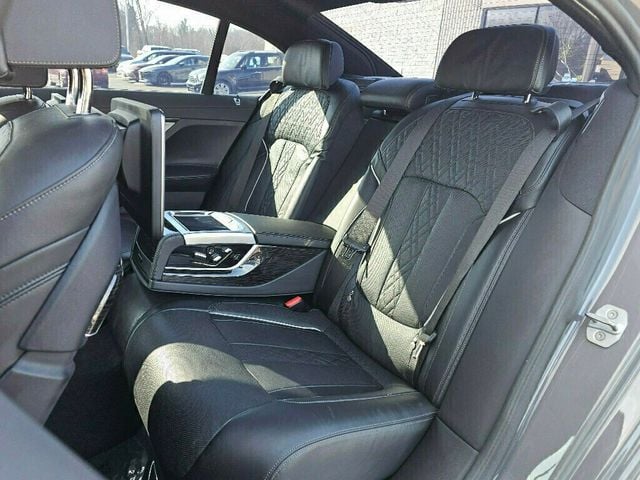 2020 BMW 7 Series 750i xDrive - 22980943 - 18