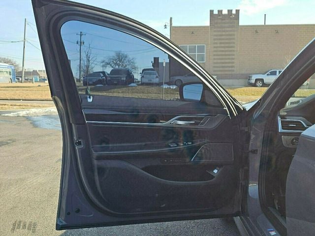 2020 BMW 7 Series 750i xDrive - 22980943 - 30