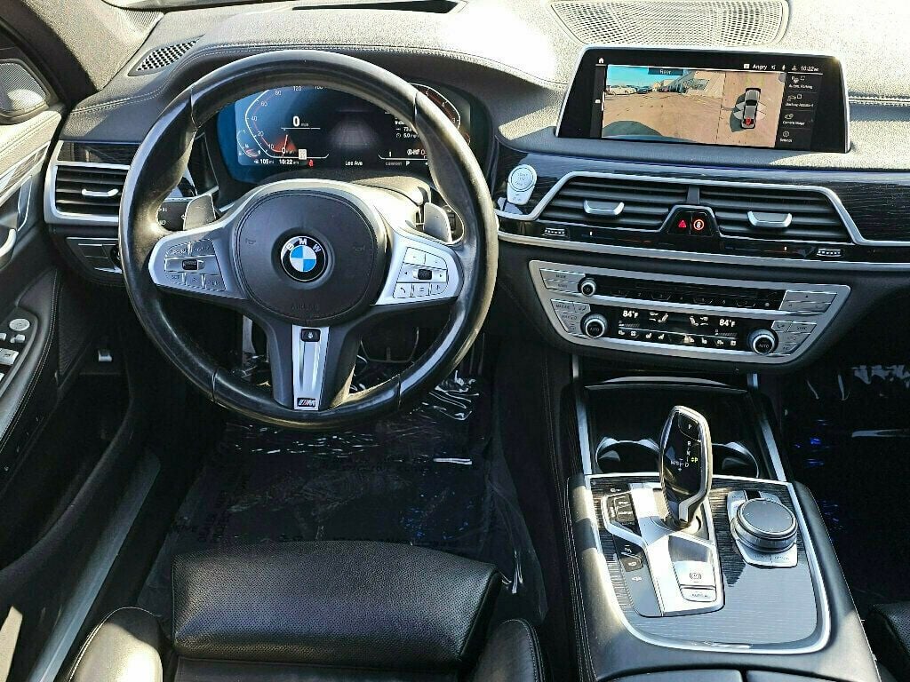 2020 BMW 7 Series 750i xDrive - 22980943 - 32