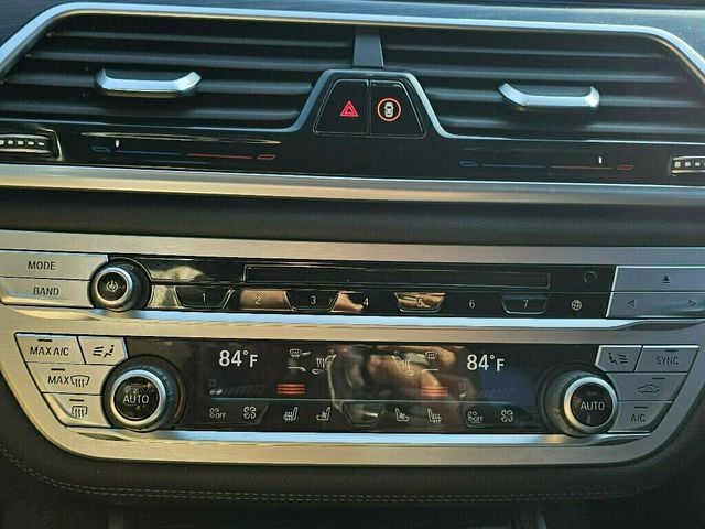 2020 BMW 7 Series 750i xDrive - 22980943 - 40