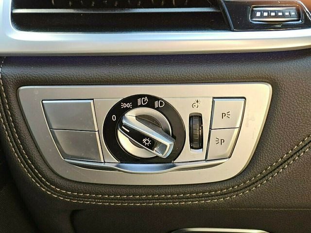 2020 BMW 7 Series 750i xDrive - 22980943 - 51