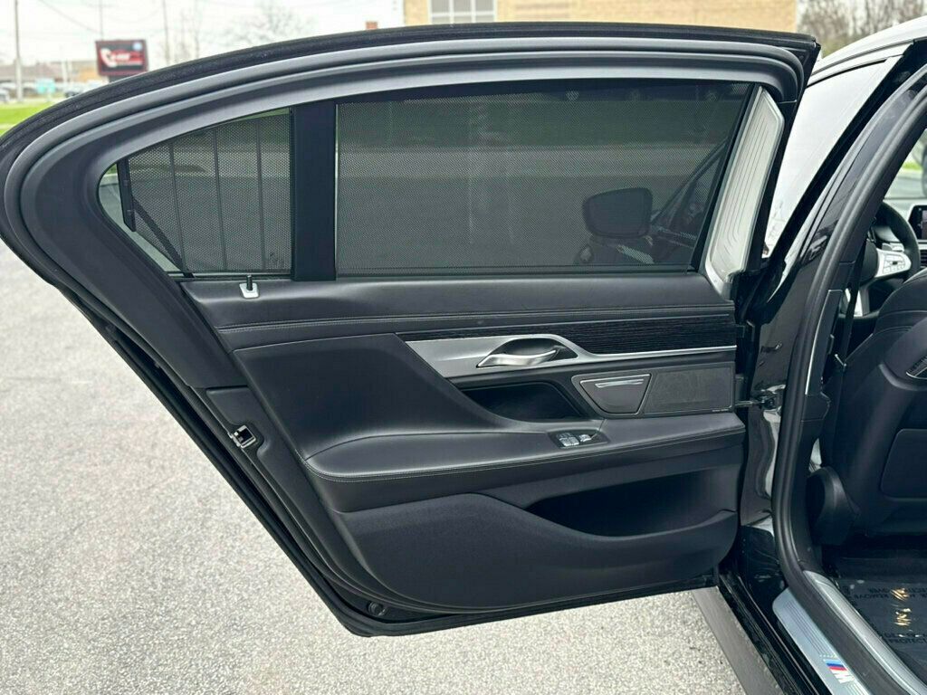 2020 BMW 7 Series 750i xDrive - 23011935 - 17