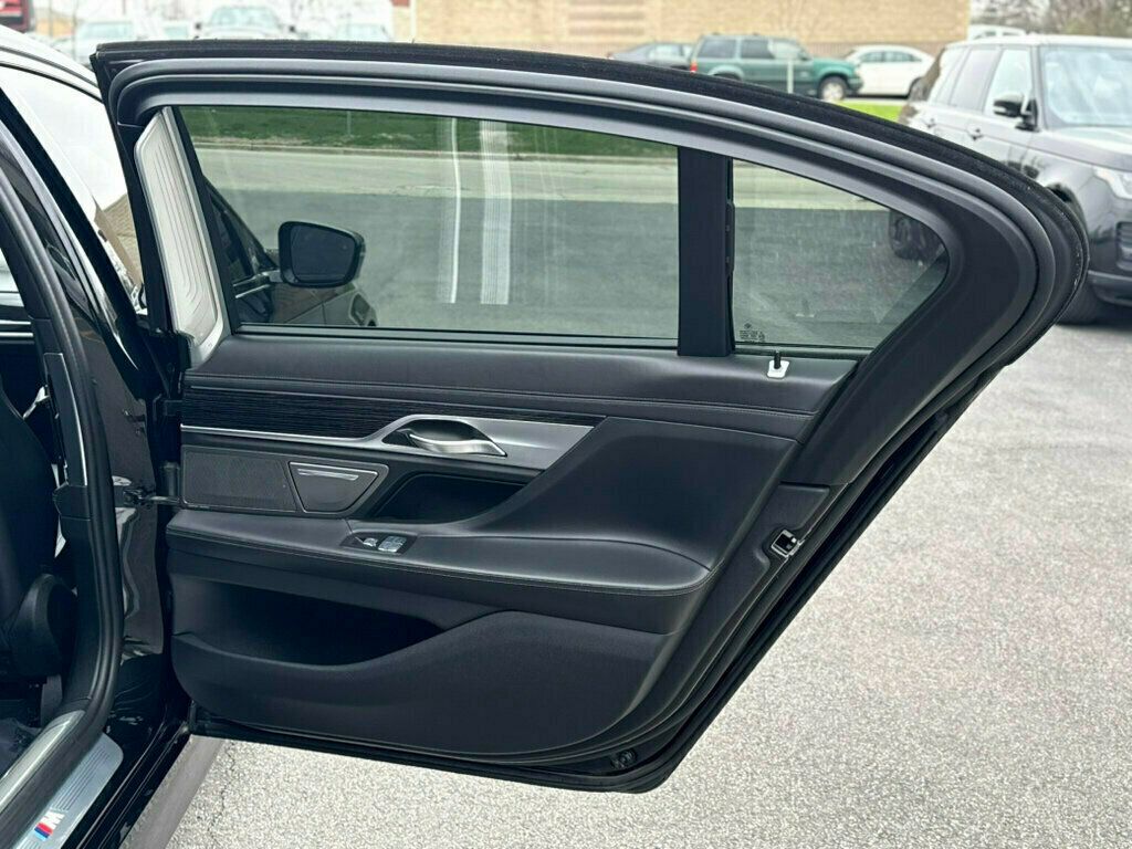2020 BMW 7 Series 750i xDrive - 23011935 - 19