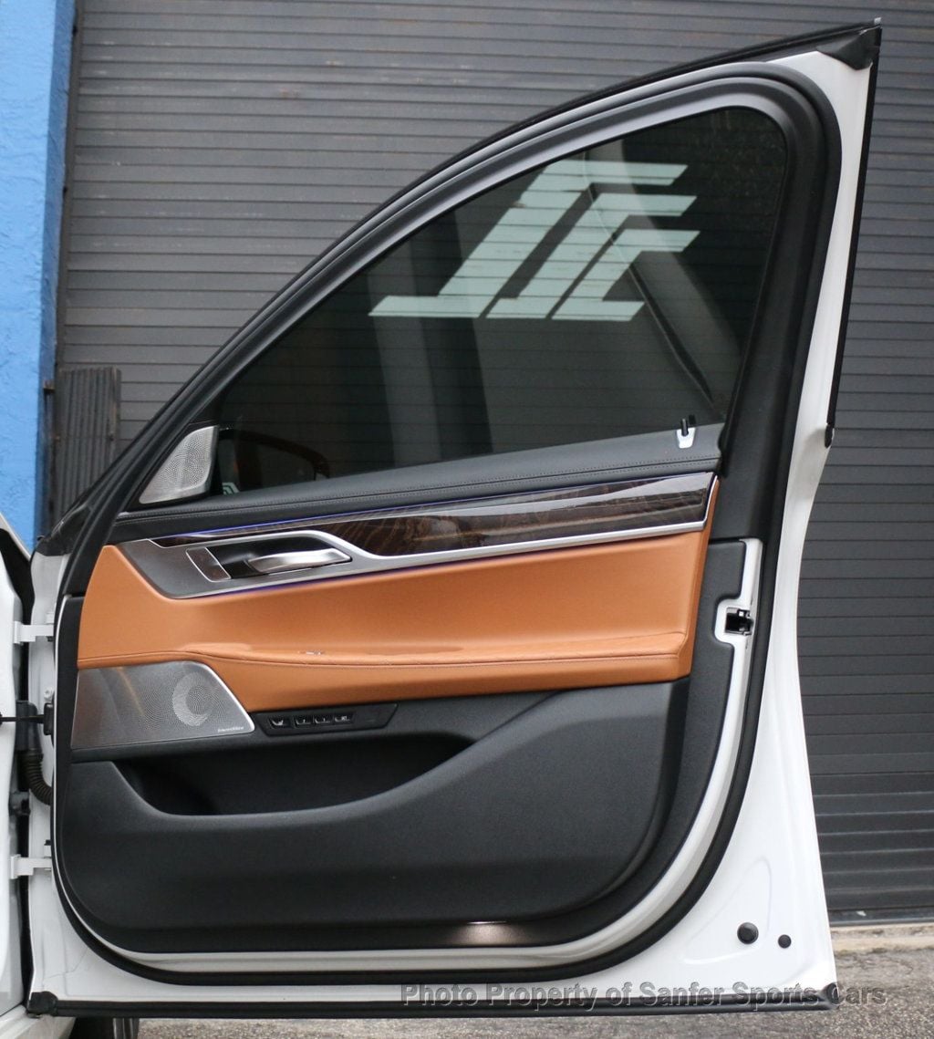 2020 BMW 7 Series M760i xDrive - 22974964 - 21