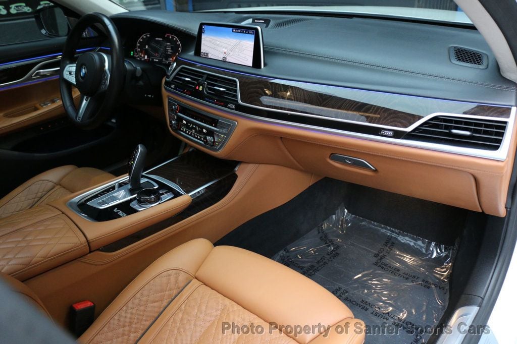 2020 BMW 7 Series M760i xDrive - 22974964 - 26