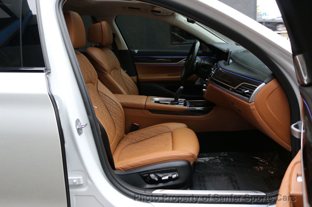 2020 BMW 7 Series M760i xDrive - 22974964 - 30