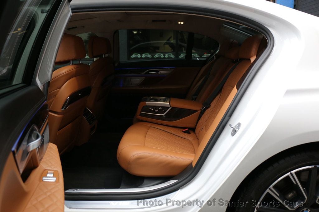 2020 BMW 7 Series M760i xDrive - 22974964 - 31