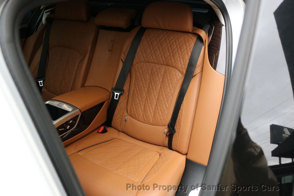 2020 BMW 7 Series M760i xDrive - 22974964 - 32