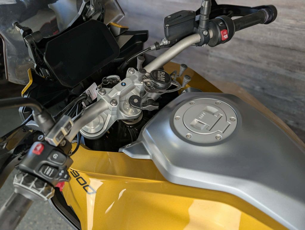 2020 BMW F 900 XR SUPER CLEAN! - 23018465 - 11