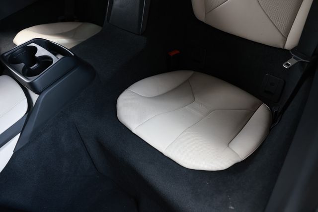2020 BMW i8  - 23050017 - 12