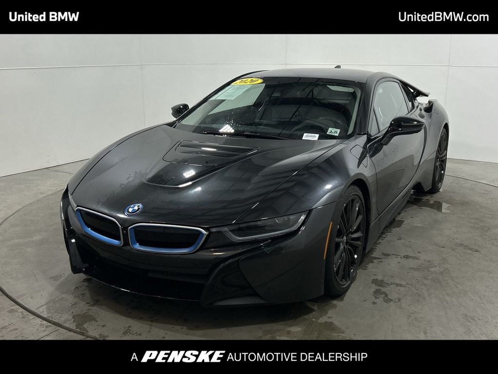 2020 BMW i8 Coupe Interior Dimensions: Seating, Cargo Space & Trunk Size -  Photos