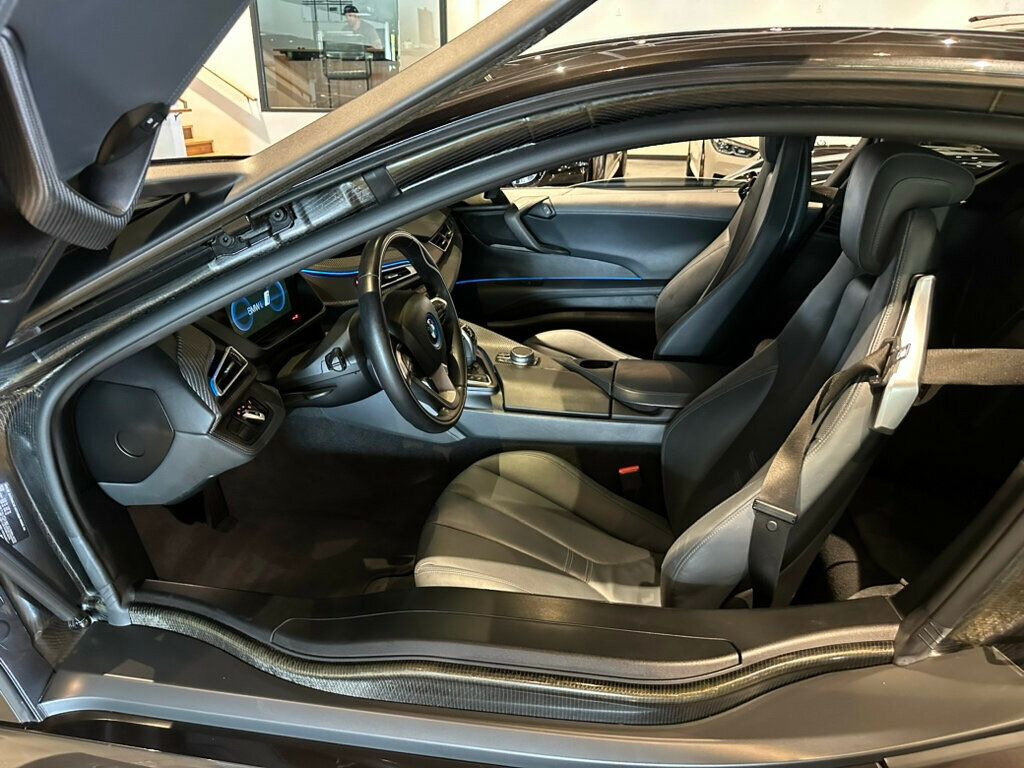 2020 BMW i8 Coupe/LocalTrade/360Cam/NAV/LaneKeep/CollisionAvoidance/HtdSeats - 22580991 - 10