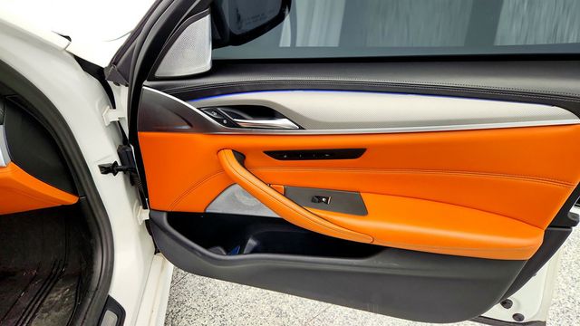 2020 BMW M5 Sedan w/ Executive Pkg, Full Merino Leather and Bowers & Wilkins - 22969109 - 32