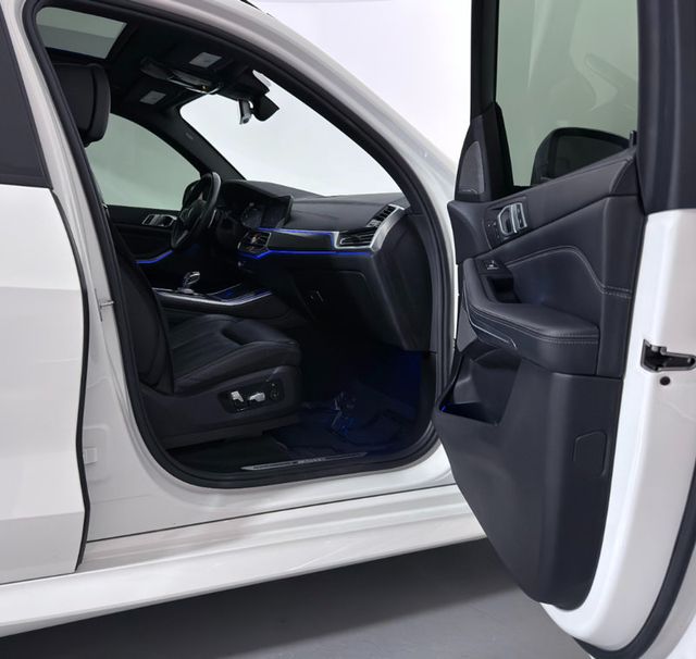 2020 BMW X5 M50i - 22929851 - 25