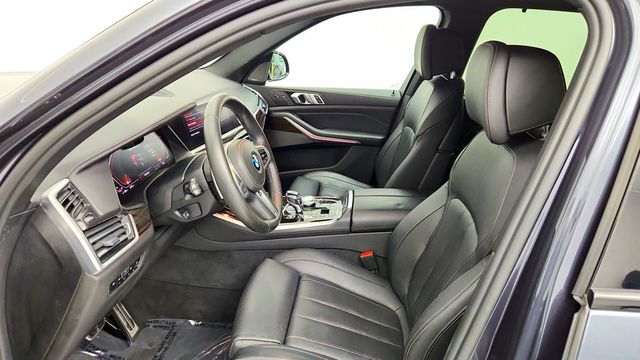 2020 BMW X5 M50i Sports Activity Vehicle w/ Driving Pro, Laserlight & HUD - 23089182 - 19