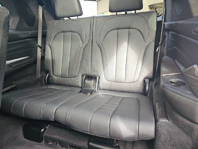 2020 BMW X7 M50i Sports Activity Vehicle - 23093110 - 35