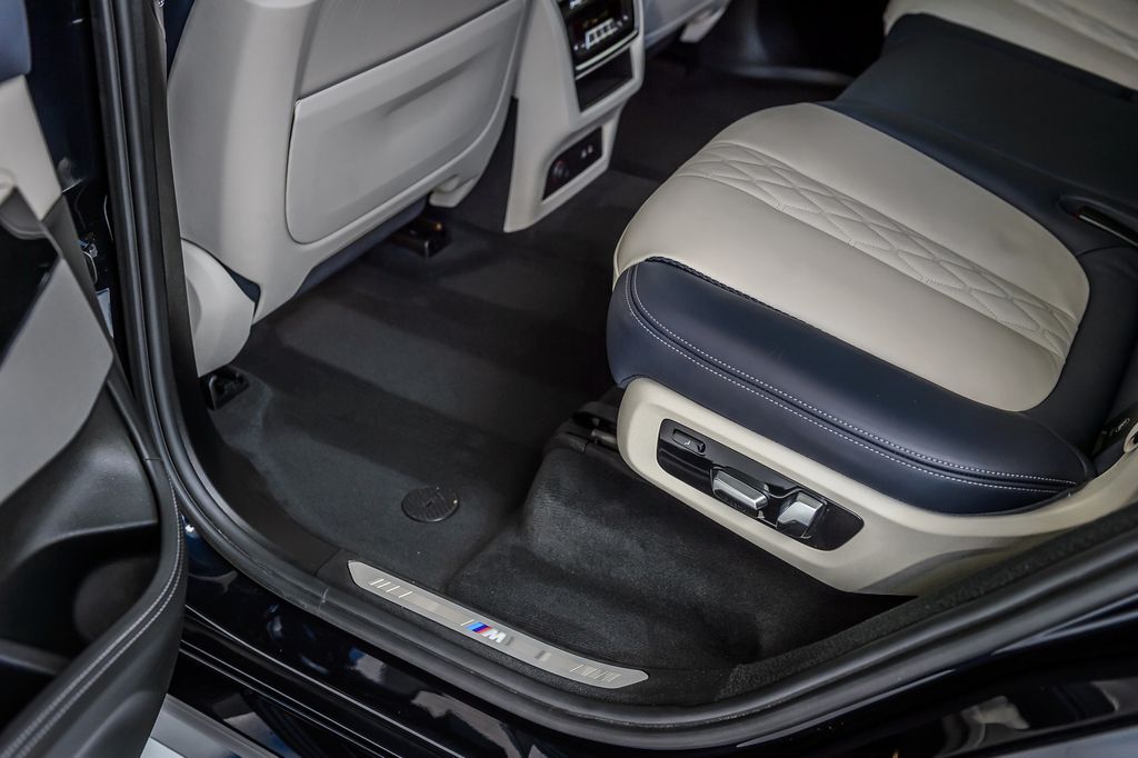 2020 BMW X7 X7 40i xDRIVE M SPORT INDIVIDUAL TWO TONE INTERIOR LOADED MINT - 23061823 - 41