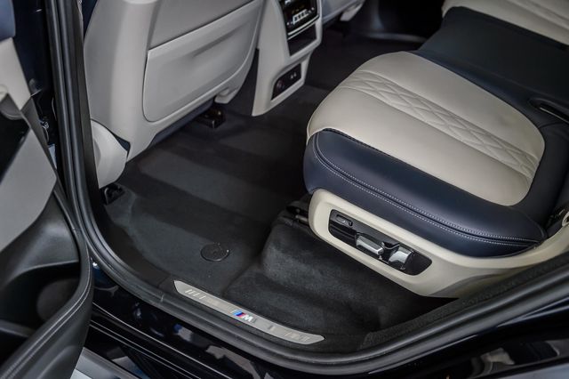 2020 BMW X7 X7 40i xDRIVE M SPORT INDIVIDUAL TWO TONE INTERIOR LOADED MINT - 23061823 - 41