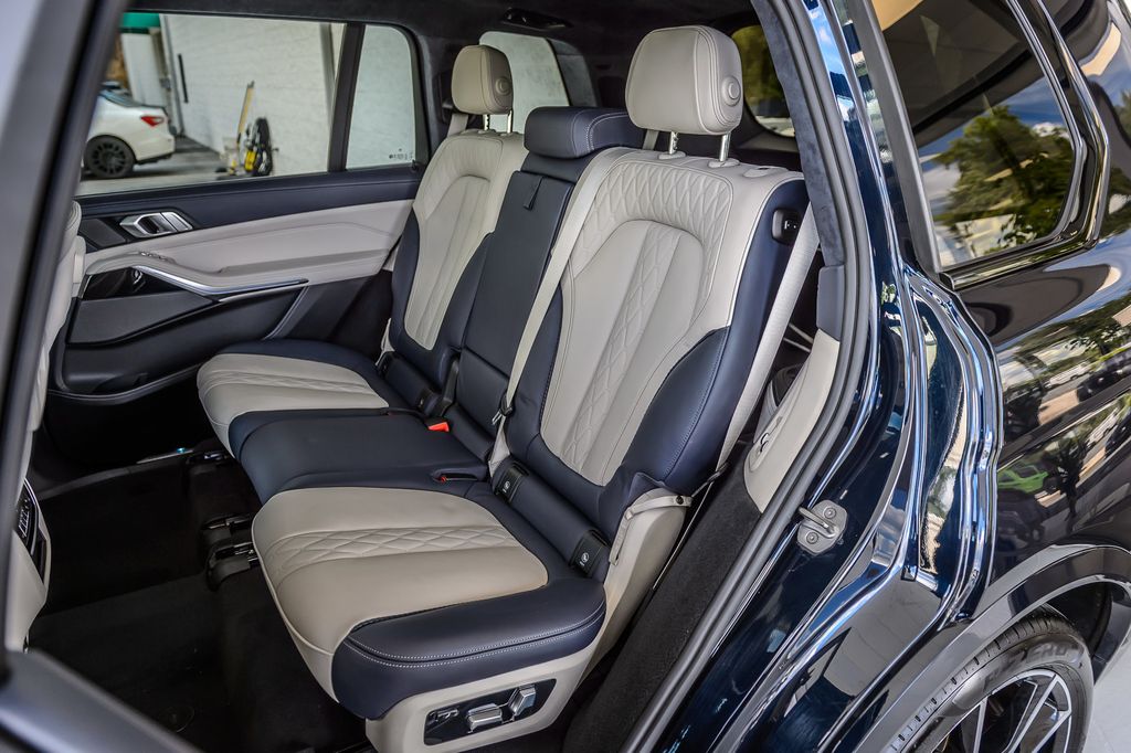 2020 BMW X7 X7 40i xDRIVE M SPORT INDIVIDUAL TWO TONE INTERIOR LOADED MINT - 23061823 - 44